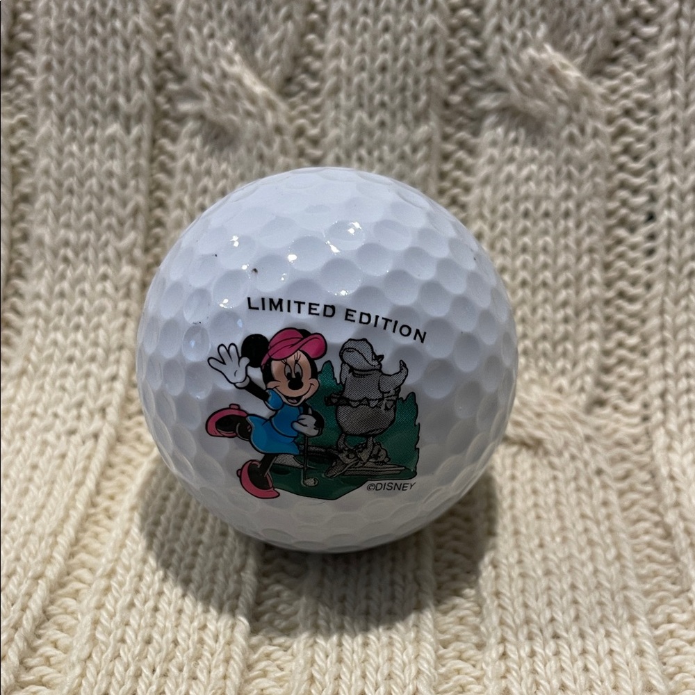 Vintage Limited Edition Minnie Mouse Fantasia Gardens Golf Ball